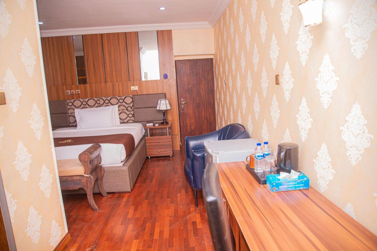 Mahogany Hotel And Suites Ibadan Exterior foto